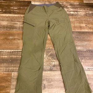 Duluth Trading Women’s Straight Leg Convertible Pants/Capris